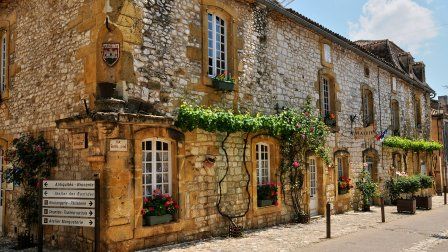 Sur la route des plus beaux villages de France